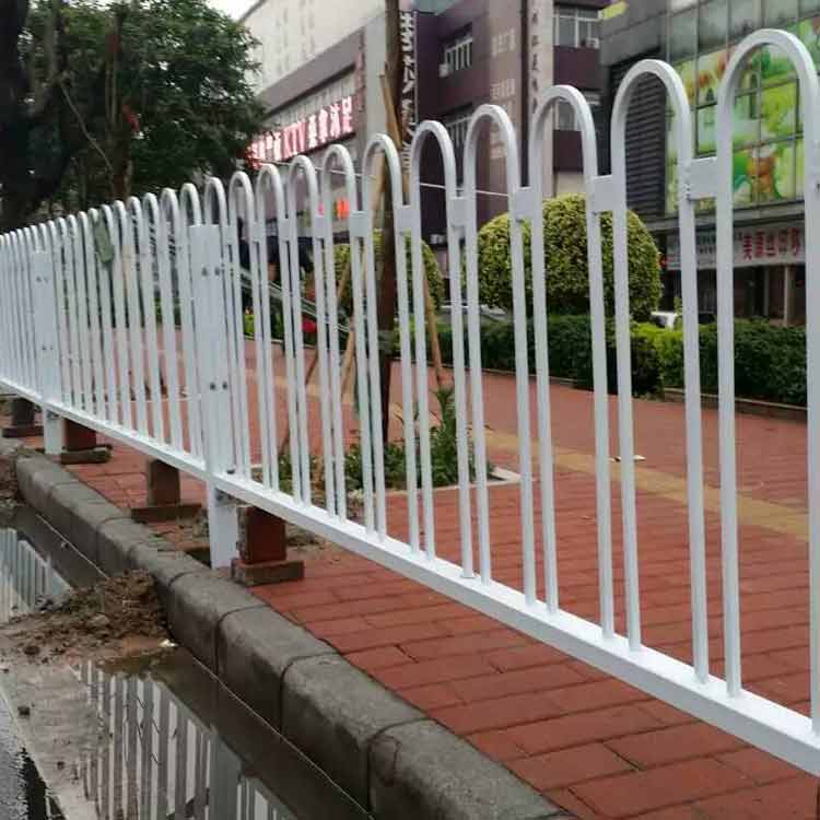 珠海交通护栏安装要求道路中间京式护栏市政隔离栅价格