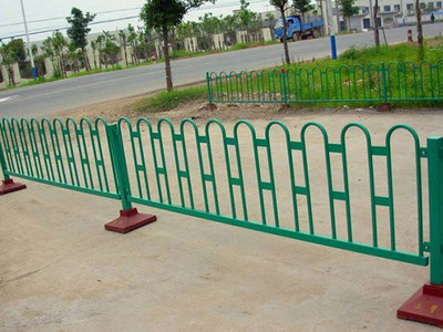 京式道路护栏 城市交通安全的坚固屏障