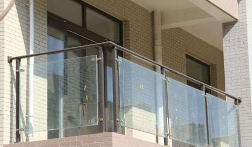 青岛与济南 探寻玻璃护栏的现代应用与本地化制造