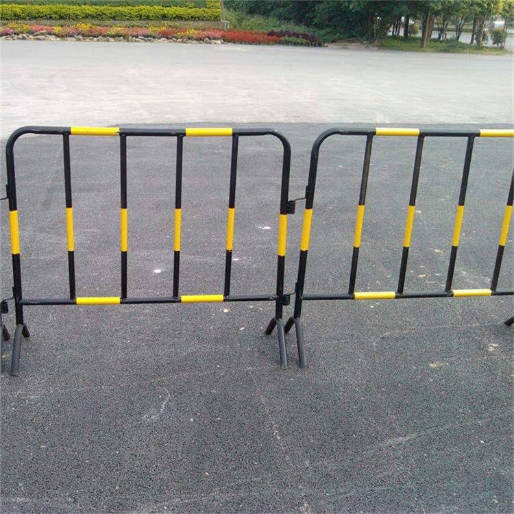 【临时移动护栏